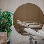 Sandy In Odyssey & Pool