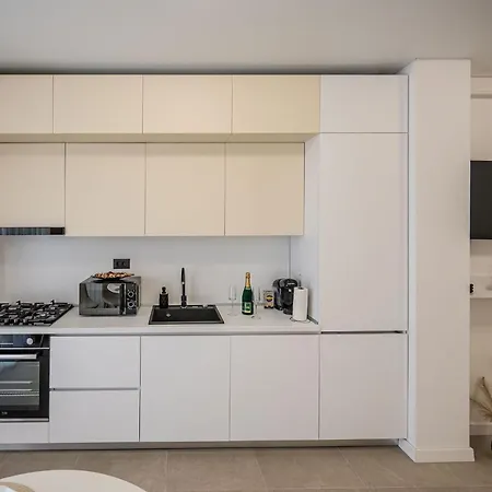 Sandy In Odyssey & Pool Daire Mamaia