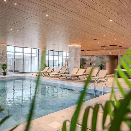 Sandy In Odyssey & Pool Mamaia