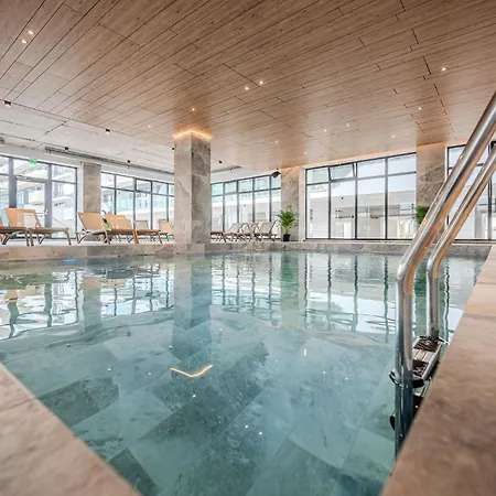 Apartment Sandy In Odyssey & Pool Mamaia