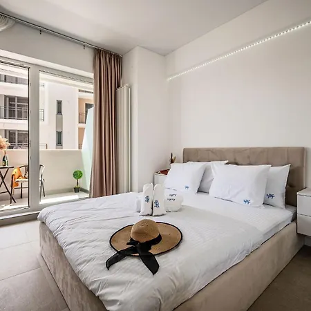 Daire Sandy In Odyssey & Pool