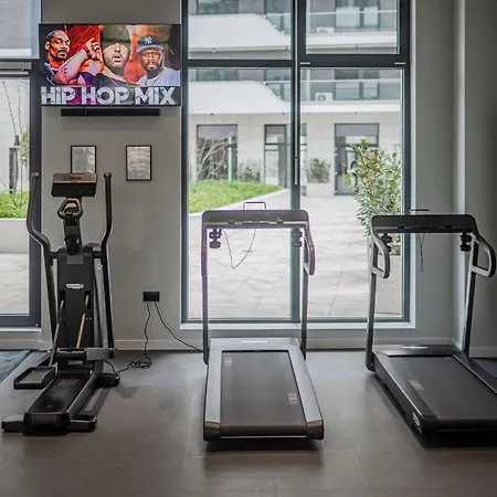 Sandy In Odyssey & Pool Daire Mamaia