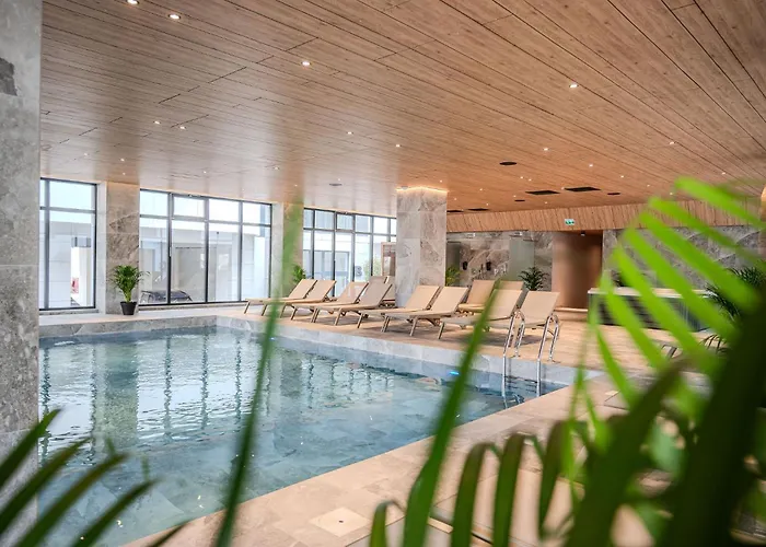 Sandy In Odyssey & Pool Mamaia