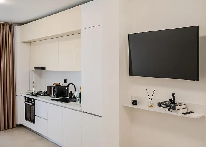 Apartment Sandy In Odyssey & Pool Mamaia